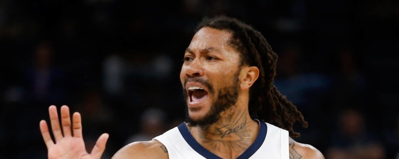 Bulls announcers duped by fake report about Derrick Rose