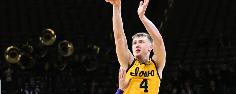 Watch: Iowa star sinks Northwestern on buzzer-beating three in Big Ten opener