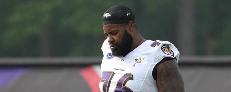 Ravens release tackle Andre Smith, safety Jordan Richards