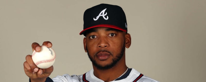Braves add another arm to the 26-man roster