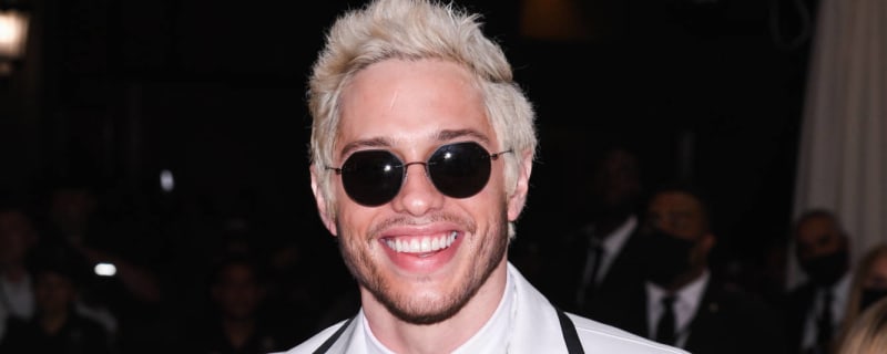 Pete Davidson mocks Aaron Rodgers' COVID-19 explanation on 'SNL'