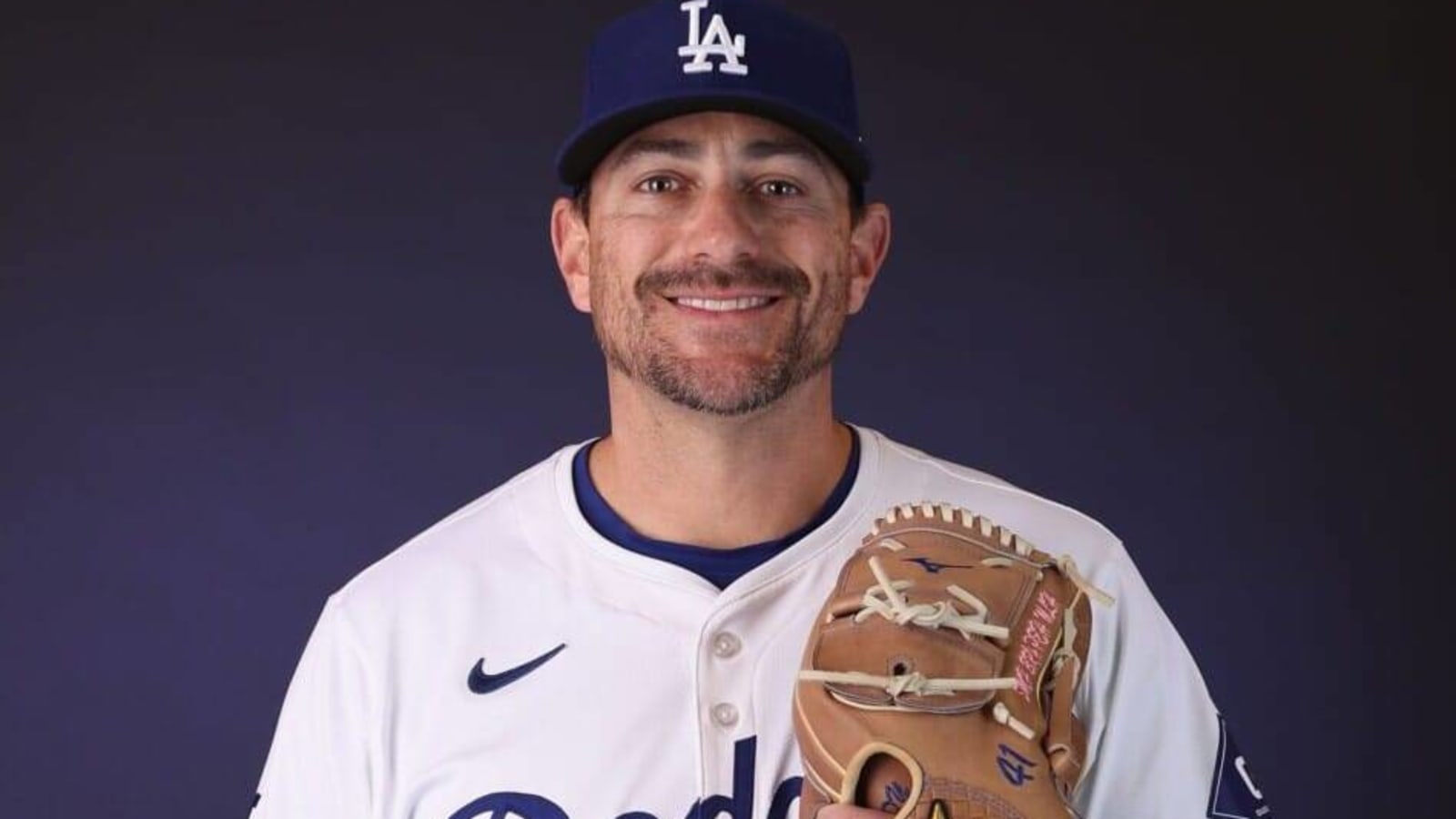 Daniel Hudson Likely To Replace Brusdar Graterol On Dodgers Roster For Seoul Series