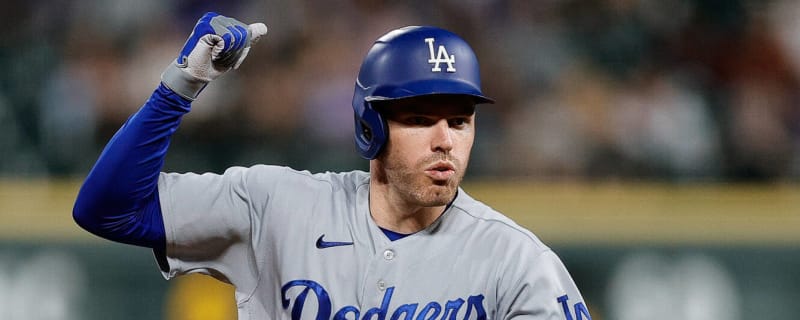 MINNEAPOLIS, MN - APRIL 13: Los Angeles Dodgers first base Freddie Freeman  (5) at the plate during a game between the Minnesota Twins and Los Angeles  Dodgers on April 13, 2022 at