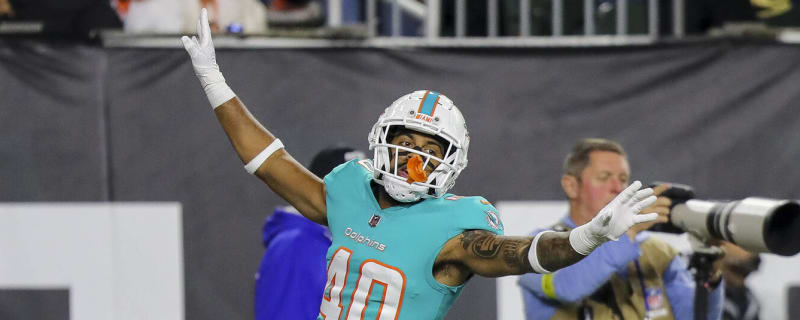 Dolphins re-sign veteran CB for another year