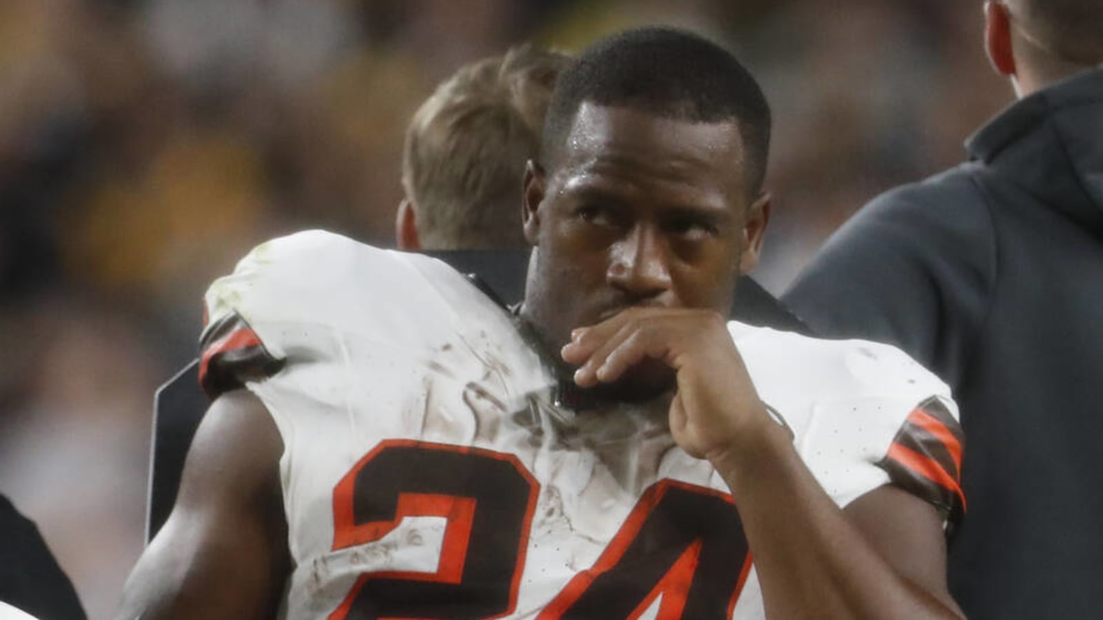 Browns' Chubb feared to have seasonending injury on 'MNF' Yardbarker