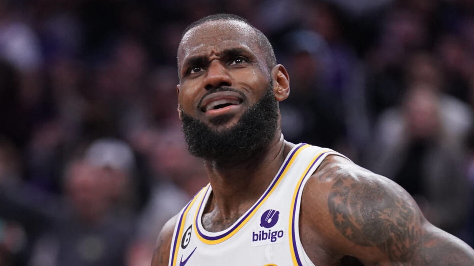 LeBron pushes back against reports he wants roster changes