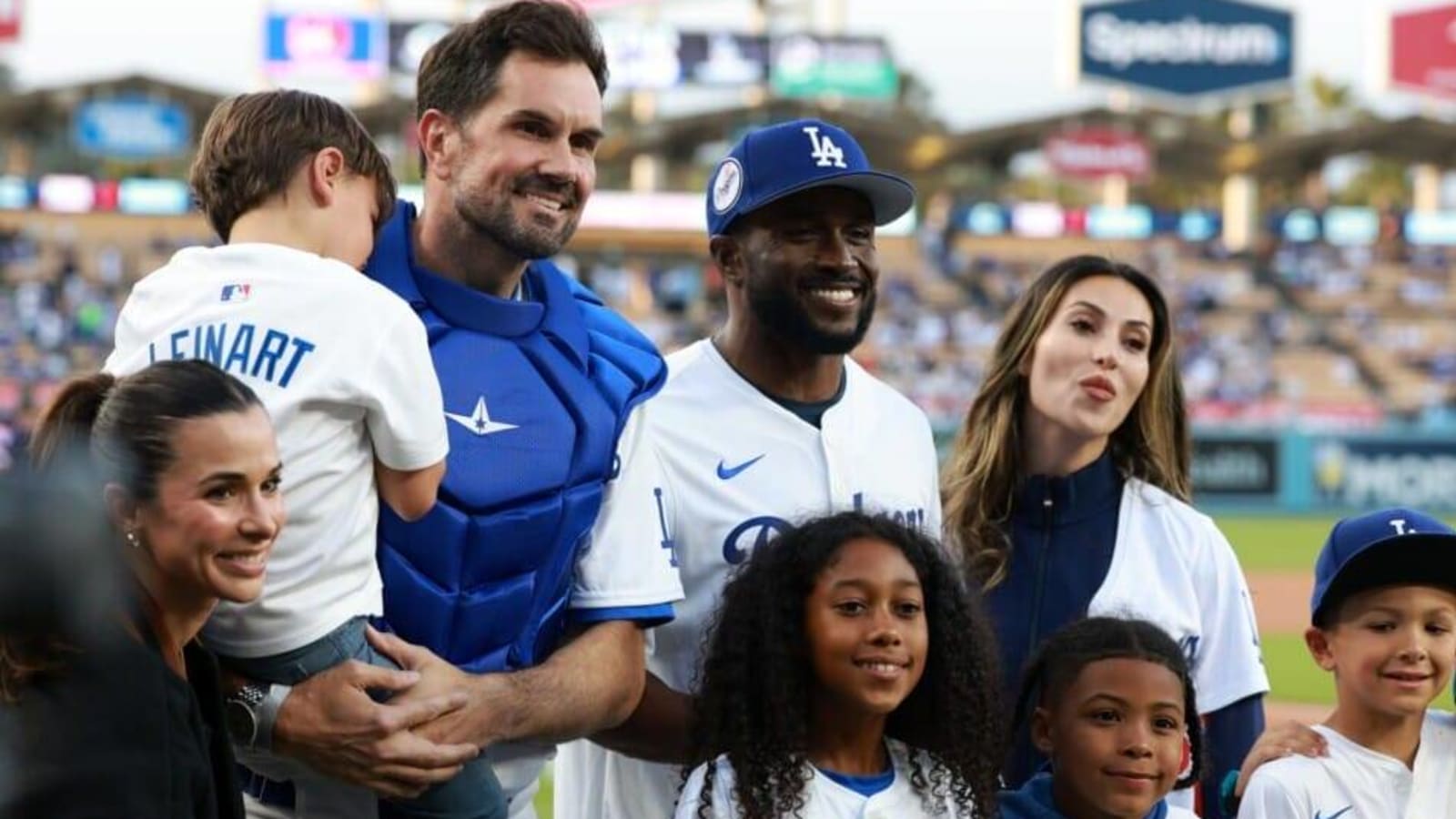 Reggie Bush ‘Loved’ Taking Heisman Trophy To Dodger Stadium With Matt Leinart