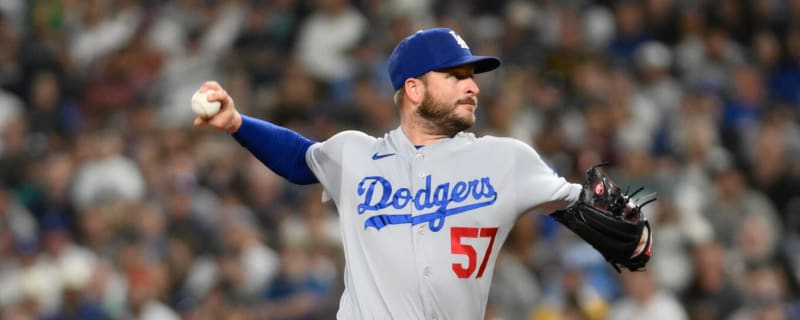 Max Muncy, Andre Jackson help Dodgers edge Pirates 