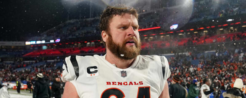 Bengals shore up O-line, extend two-time Super Bowl champion