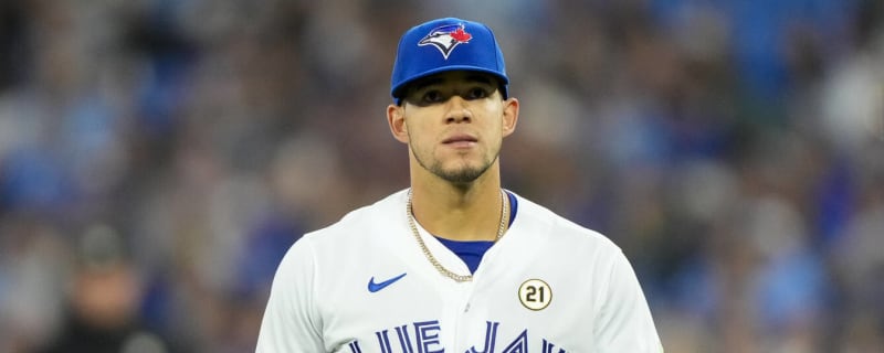 Jose Berrios strikes 7-year extension with Blue Jays, pending