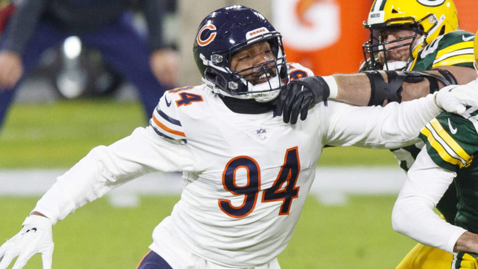 Eagles acquire three-time Pro Bowl DE Robert Quinn from Bears