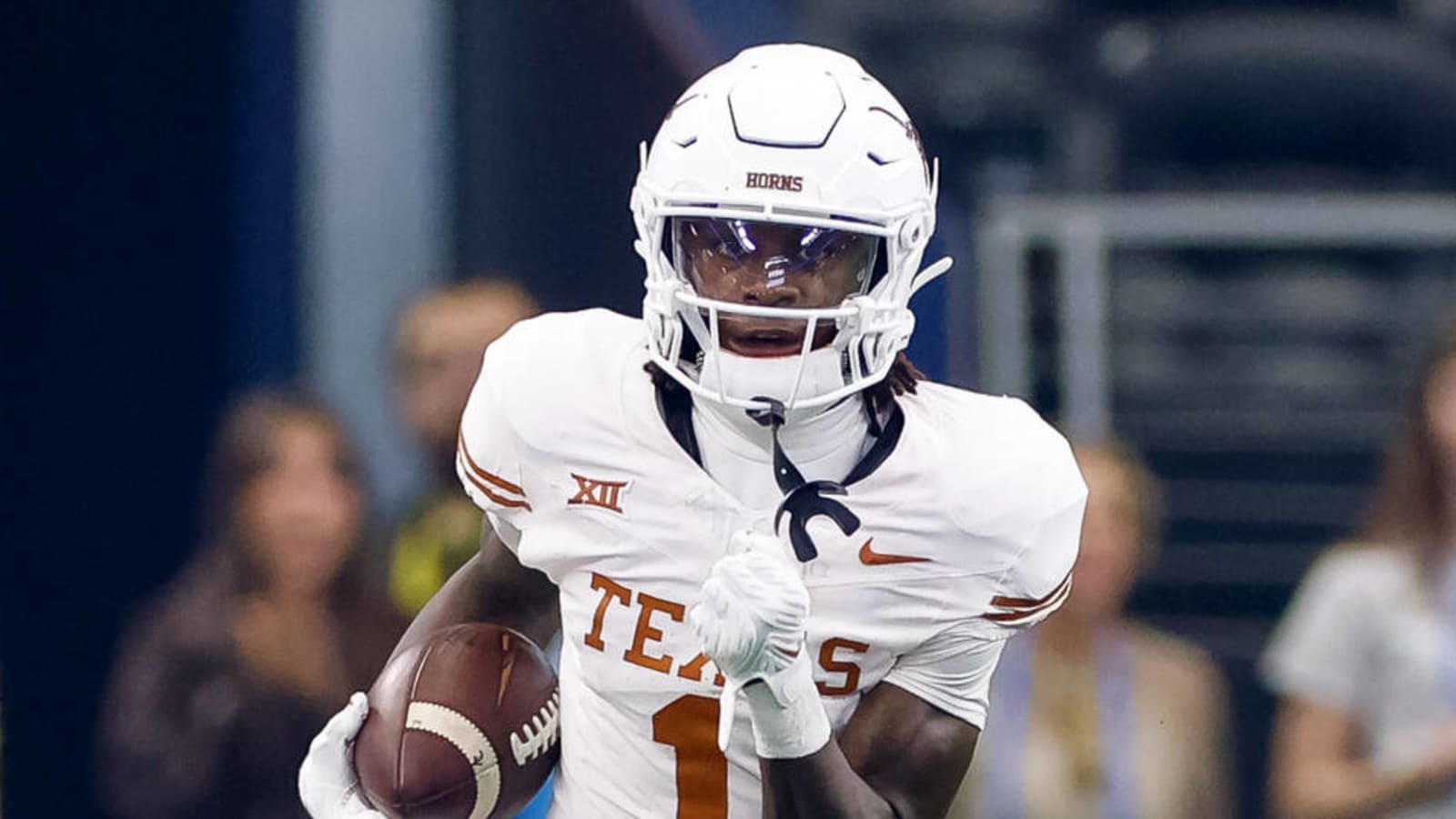 Texas WR Xavier Worthy sets 40-yard dash record