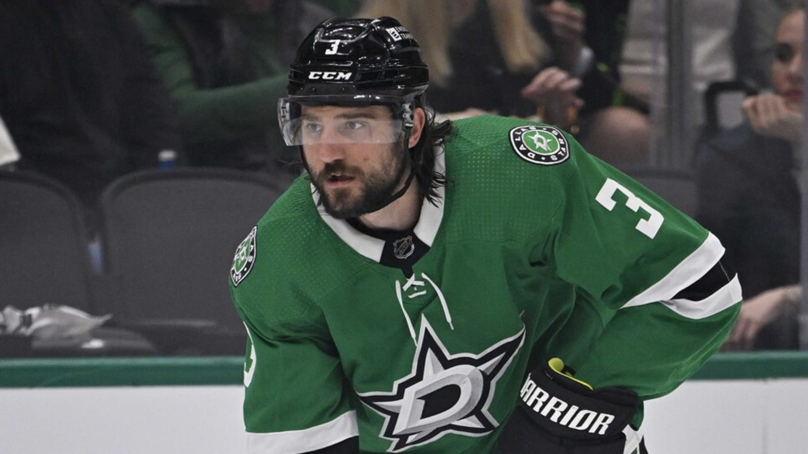 Maple Leafs acquire rights to veteran defenseman