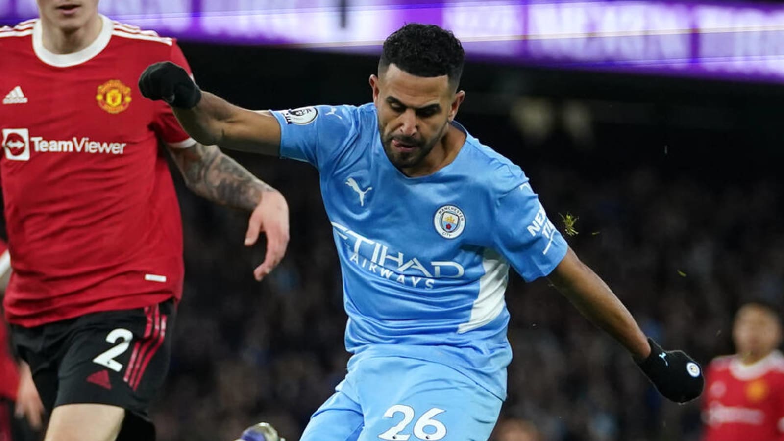 Kevin De Bruyne, Riyad Mahrez lead Man City to derby win