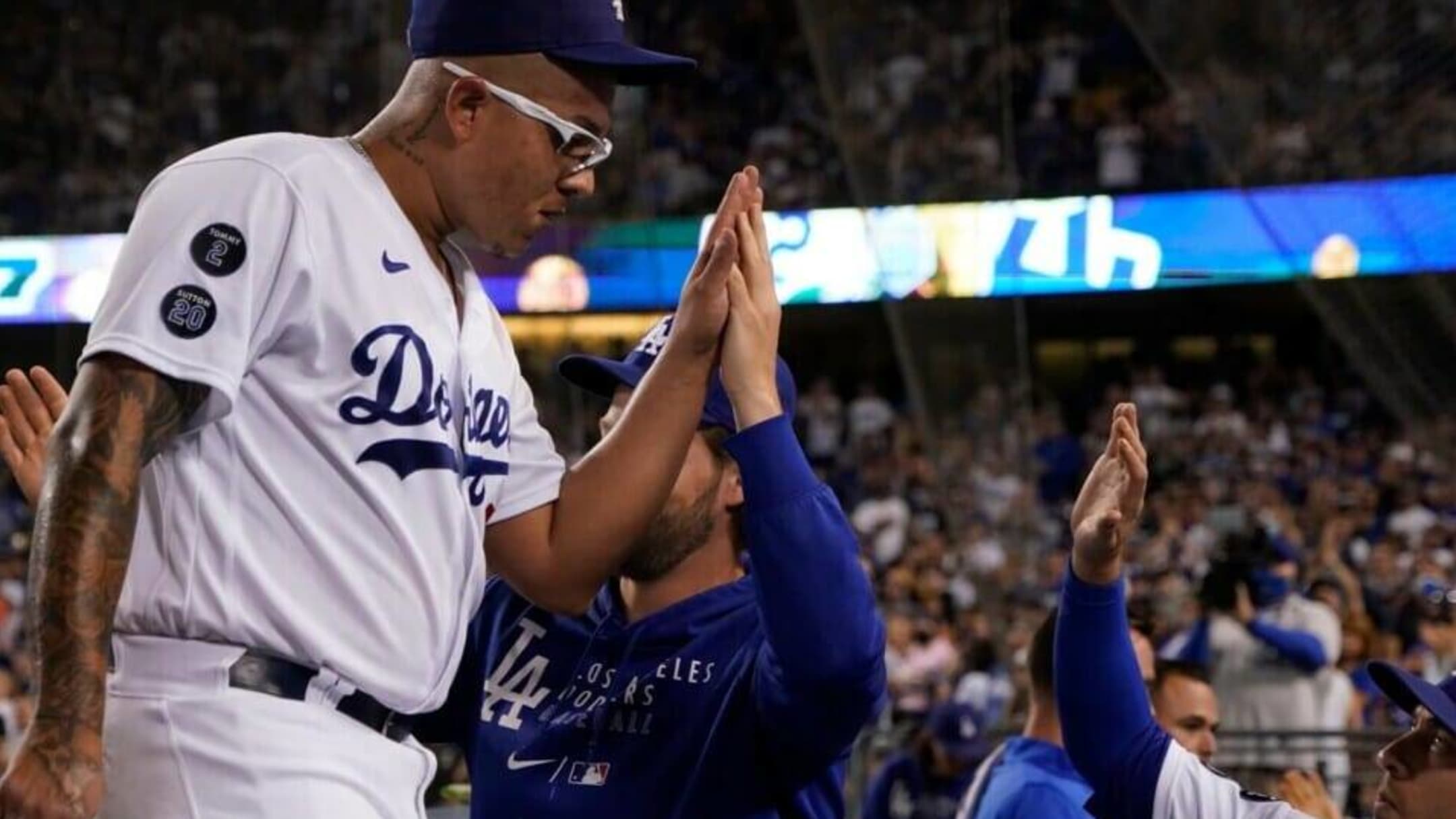 Clayton Kershaw earns third Warren Spahn Award in four years