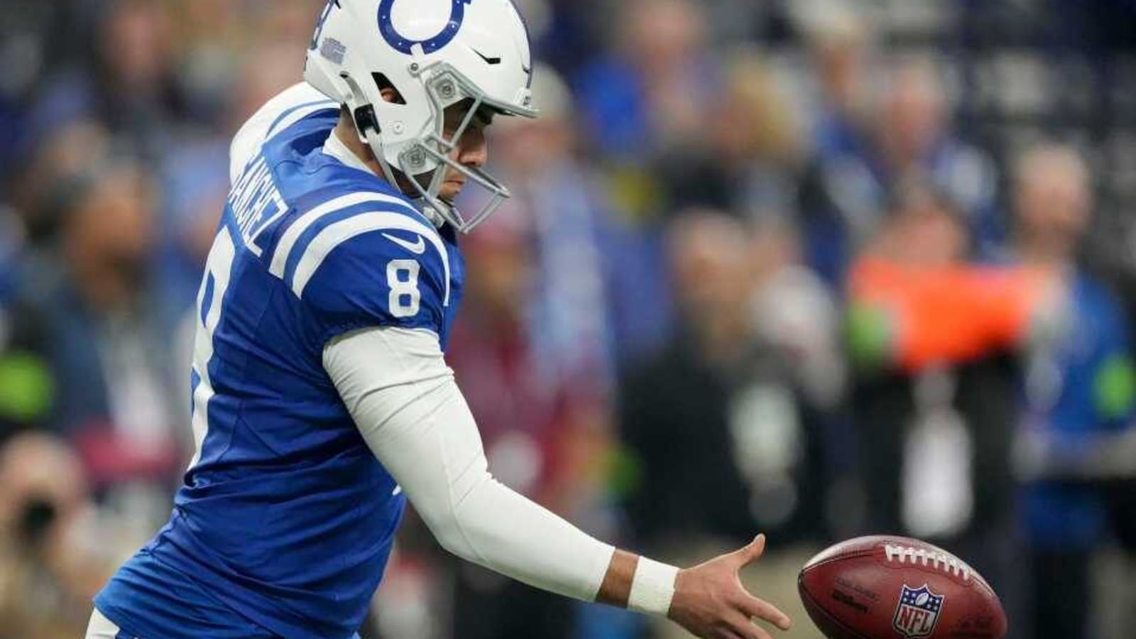 Colts re-sign punter Rigoberto Sanchez