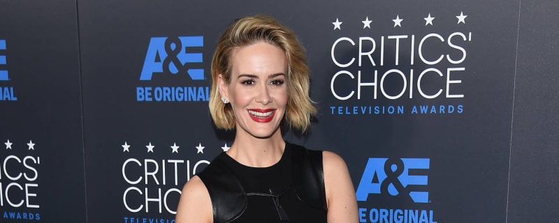 Sarah Paulson recalls Carrie Fisher inviting her to 'makeout party' where Matthew Perry refused to kiss her