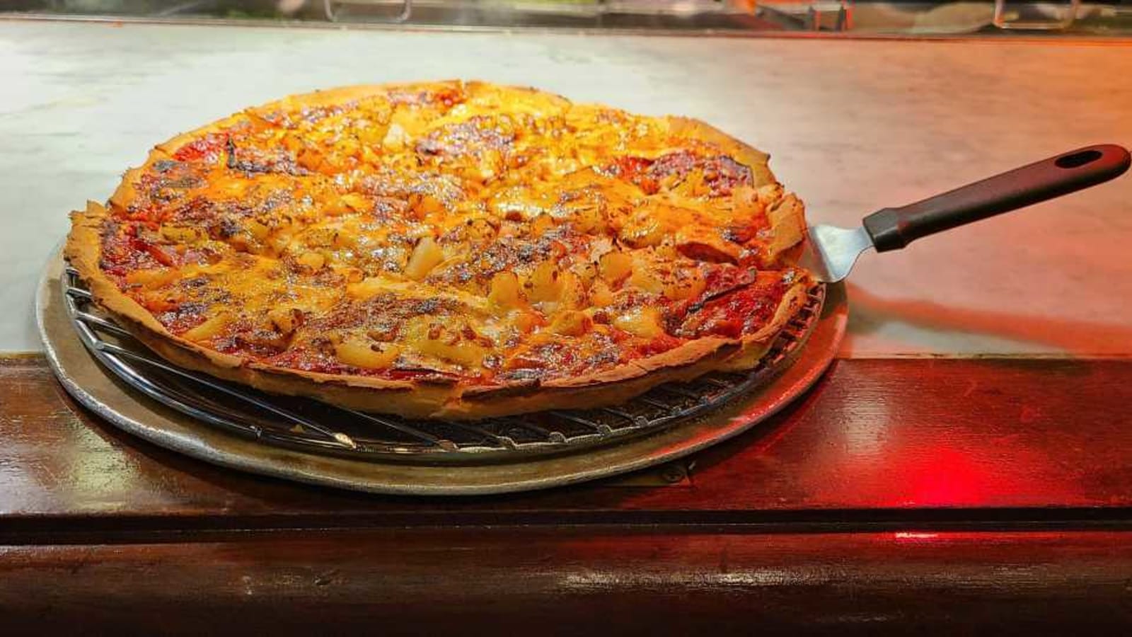 End of an Era: Aurelio’s Pizza Bids Goodbye in South Loop