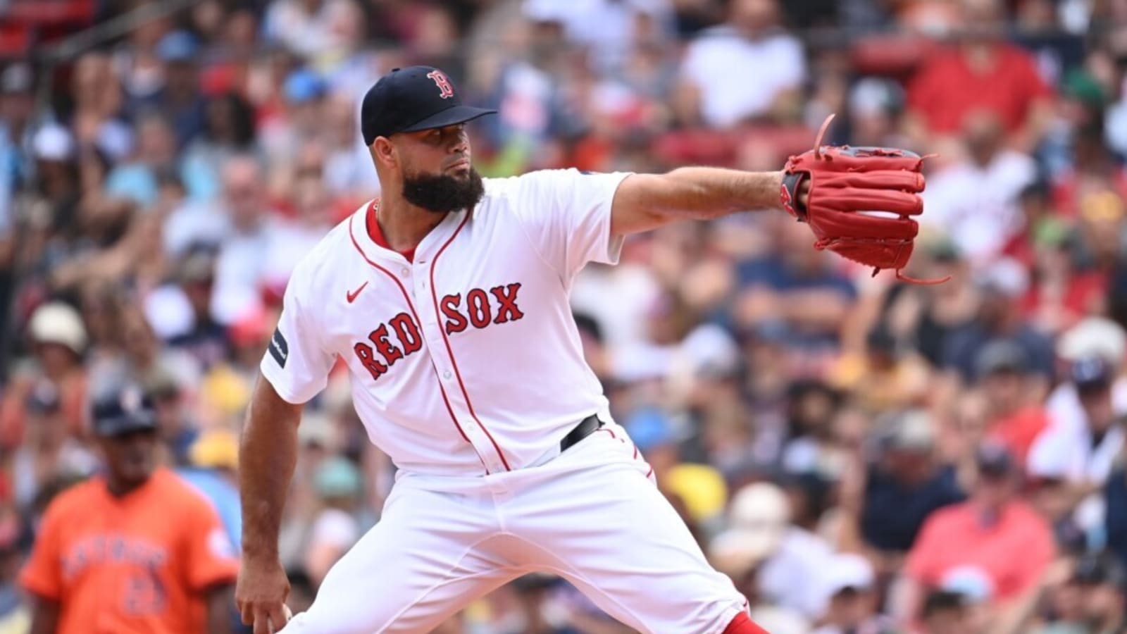 Luis García Signed To Minor League Contract