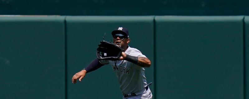 Aaron Hicks benched by Yankees after making terrible play in field