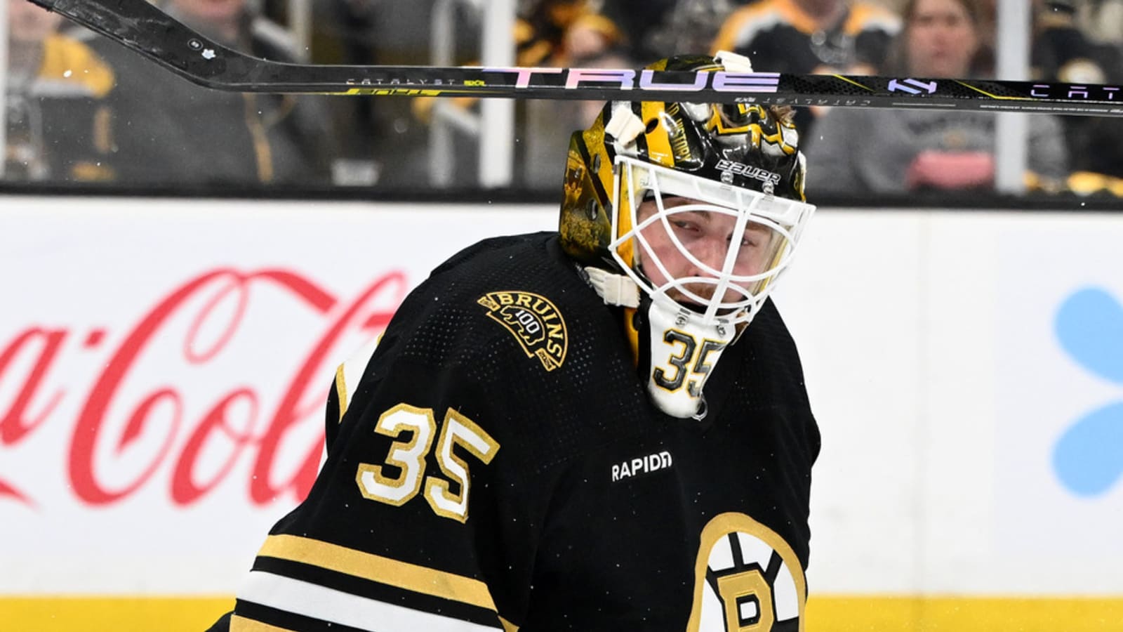 Senators acquire goaltender Linus Ullmark from Bruins