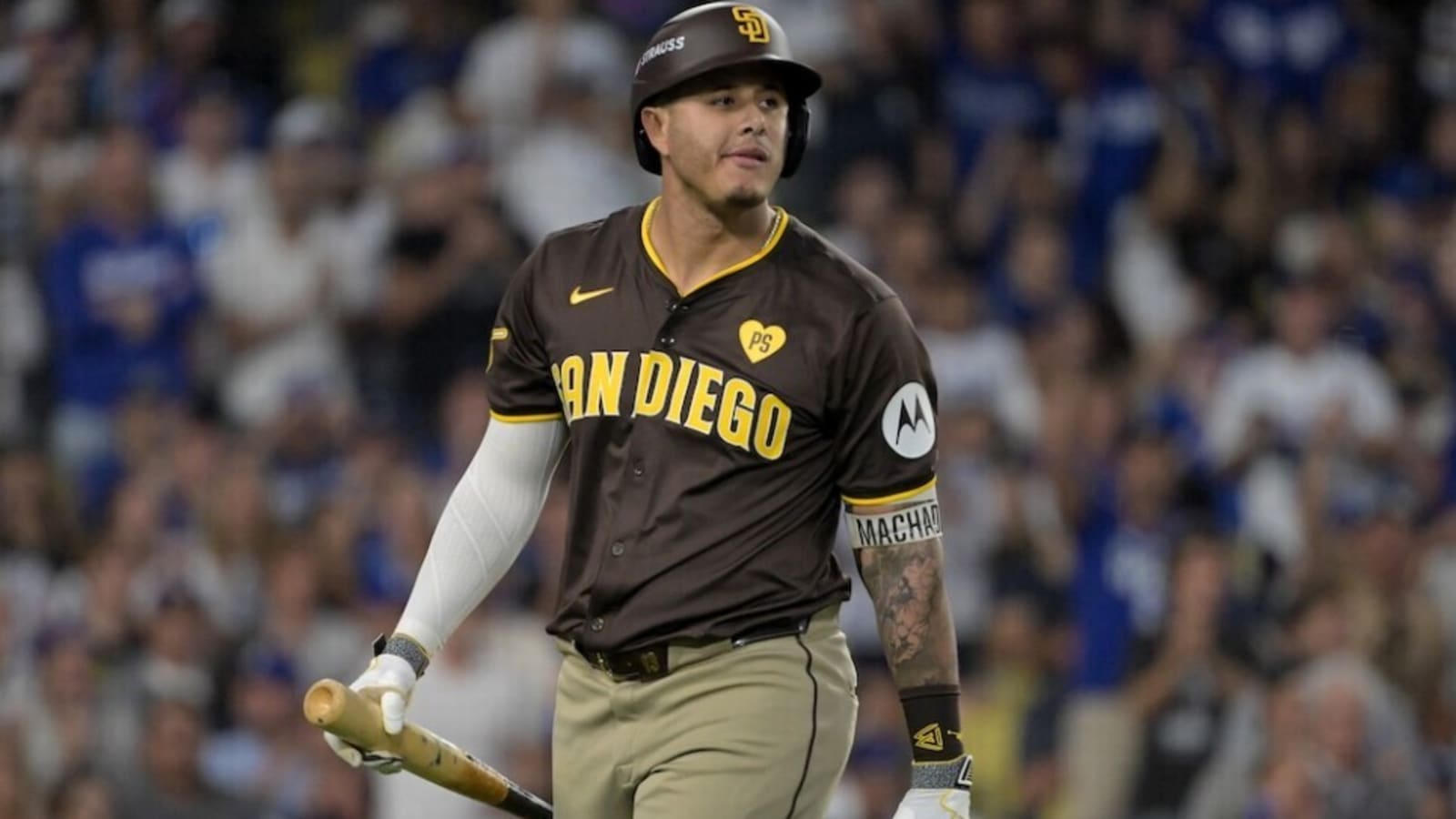 Dave Roberts: Manny Machado Throwing Ball At Dodgers Dugout ‘Unsettling’ & ‘Disrespectful’
