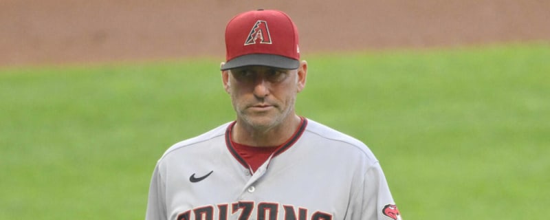 D-backs exercise '23 option for manager Torey Lovullo