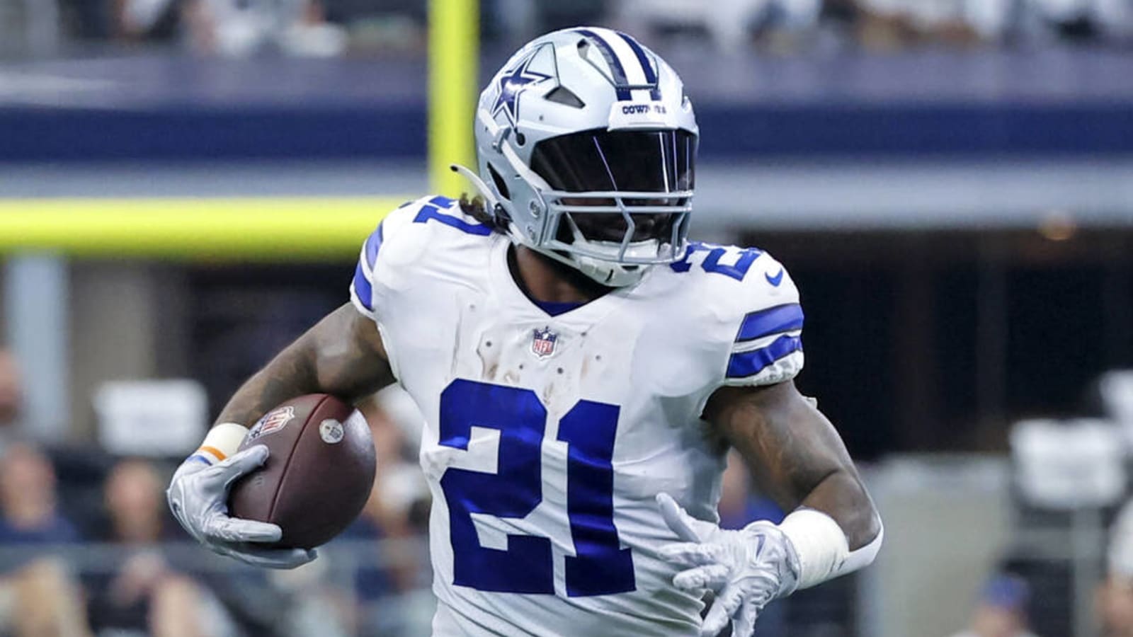 Jerry Jones supports Ezekiel Elliott after Tony Pollard's big game