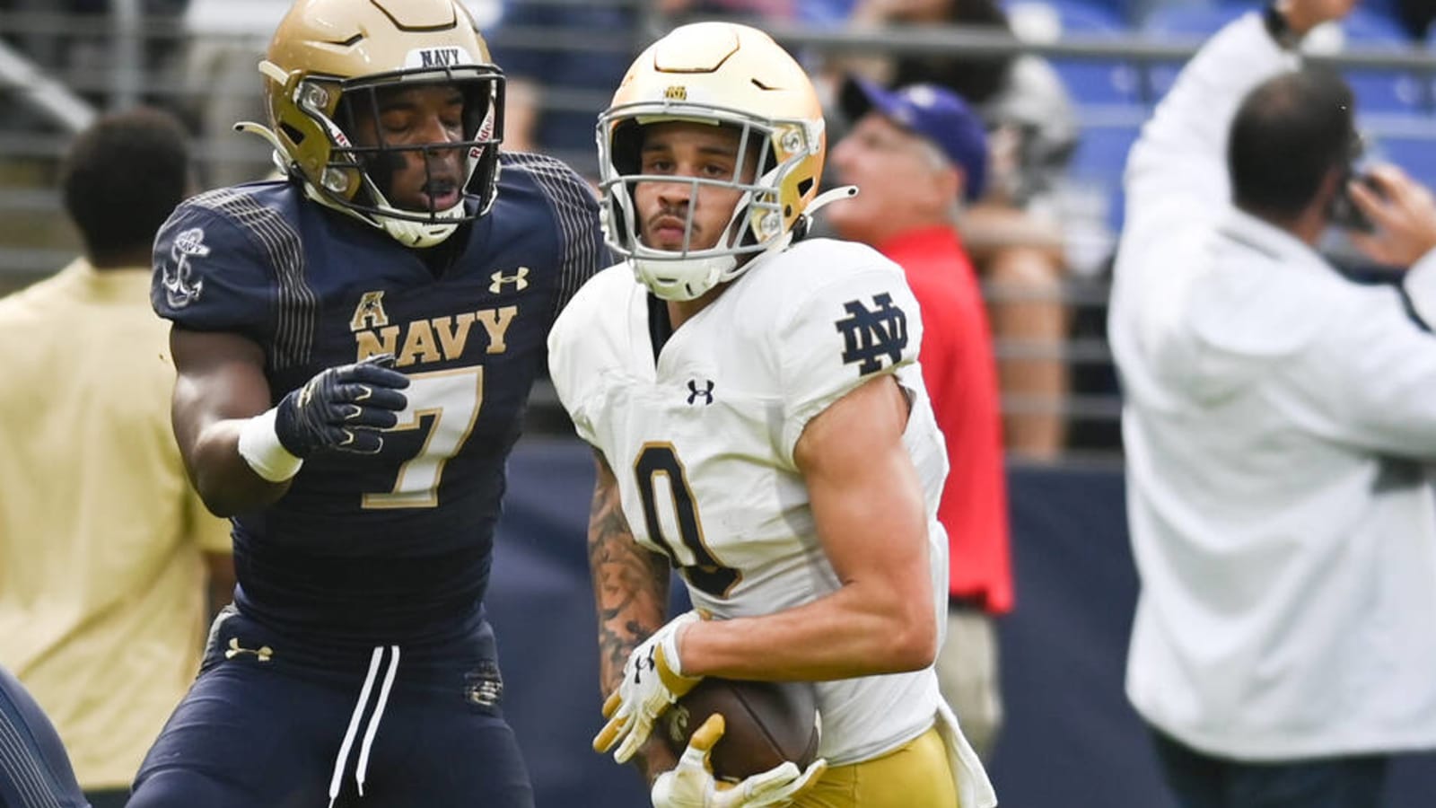 Braden Lenzy scores TD on one of the best catches of the year