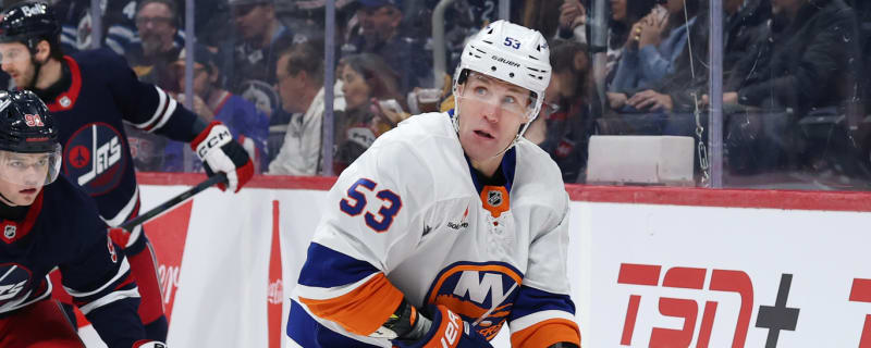 Casey Cizikas Talks With NYIHN About Trade Rumors, His Season So Far