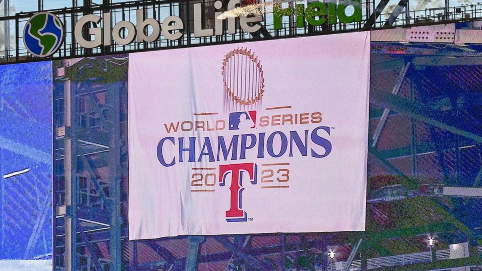 Rangers' World Series banner leaves a lot to be desired
