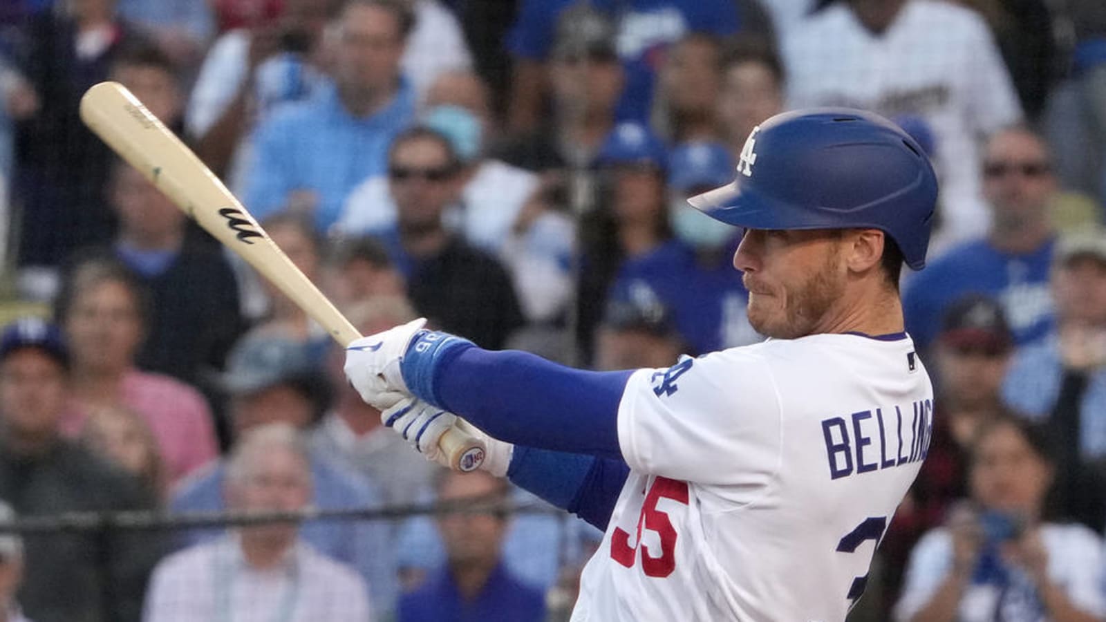 Bellinger's 3-run HR ties game as Dodgers rally to win Game 3
