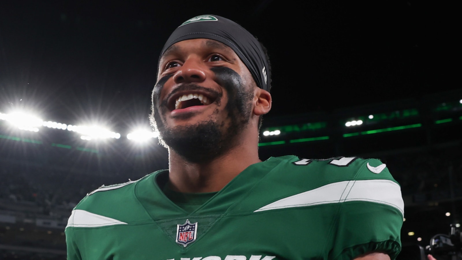 Jets agree to $30M extension with key defensive back
