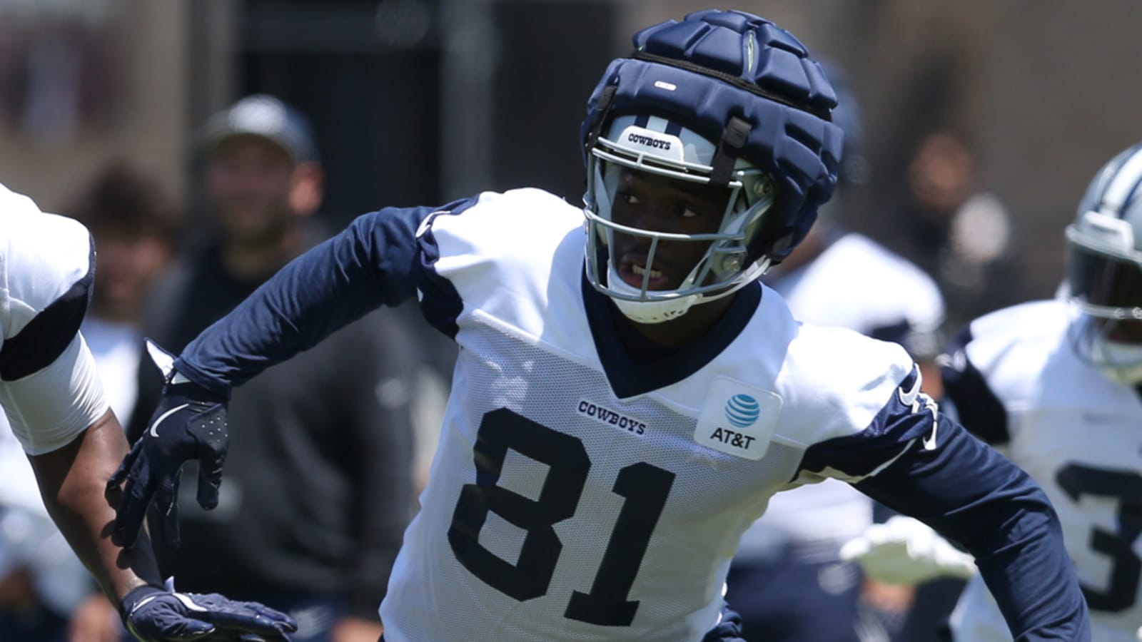 Cowboys tight end suffers torn ACL