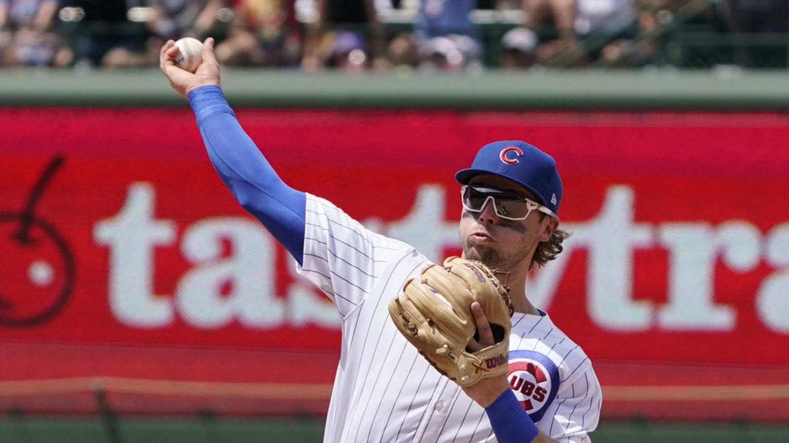 Watch: Cubs turn double play between three seagulls