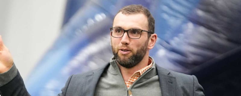 Stanford opening gives Luck chance to quickly remake Cardinal