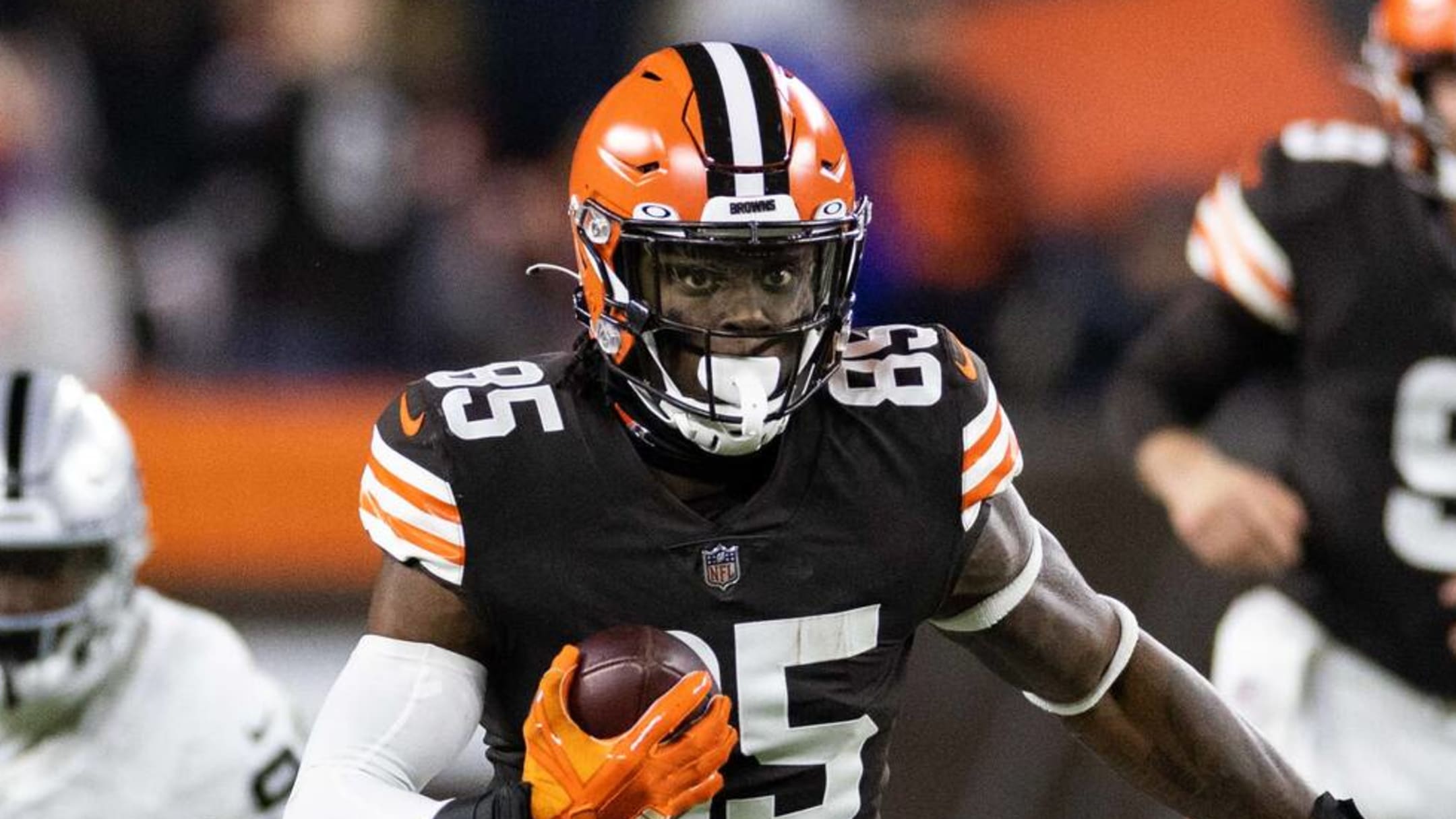 NFL news and rumors: How Browns' new deal with David Njoku impacts