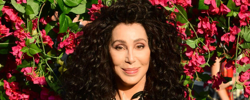 Cher reflects on romance, friendship with Val Kilmer: 'He's like nobody I've ever known'