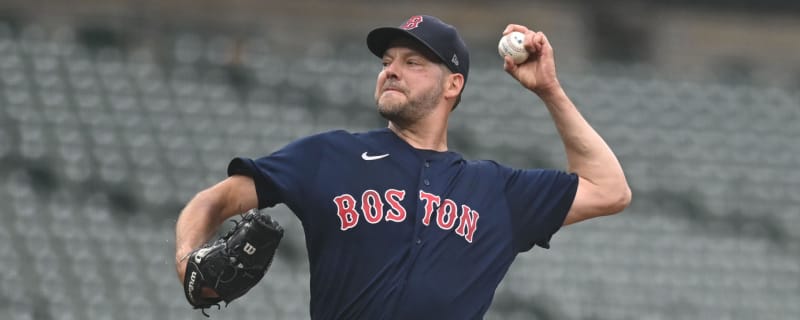 44-year-old pitcher explains decision to join Red Sox for fourth time