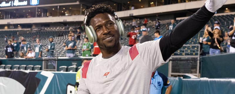 Antonio Brown: Bucs offered $200K 'to go to the crazy house'