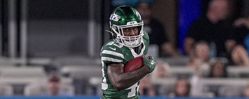 Jets pull off rare trade with bitter division rival