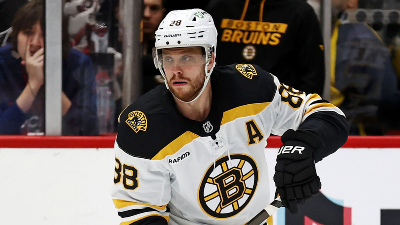 Off-ice 'mess' between Pastrnak and Marchand gets bad for Bruins