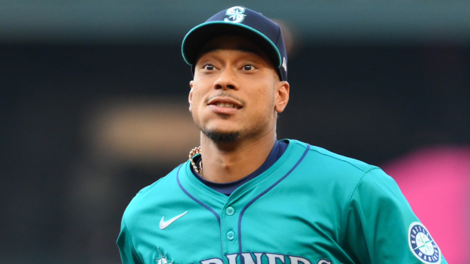 Watch: Mariners All-Star pulls off impressive barehanded play
