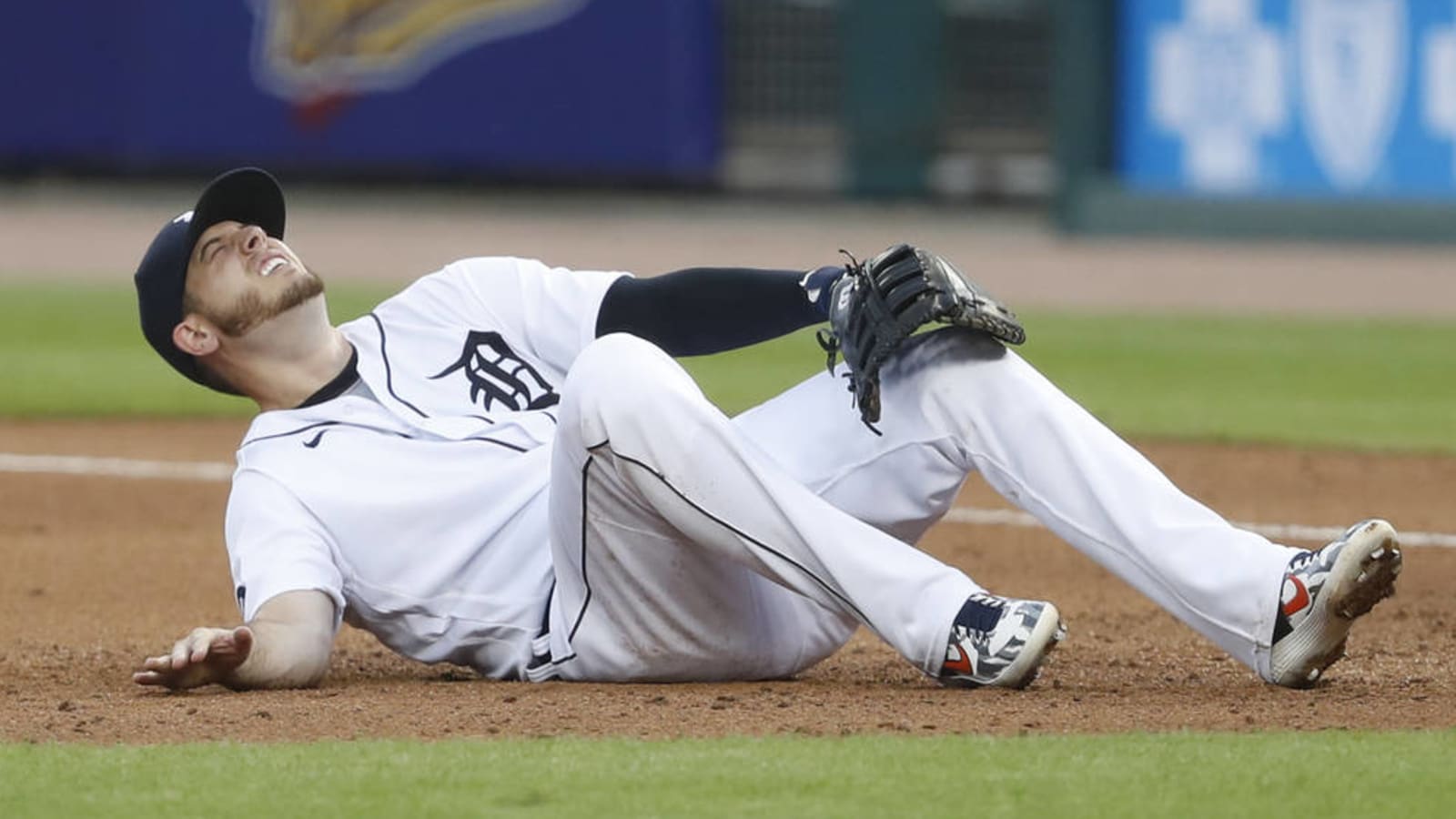 Tigers place first baseman C.J. Cron on injured list with knee sprain 