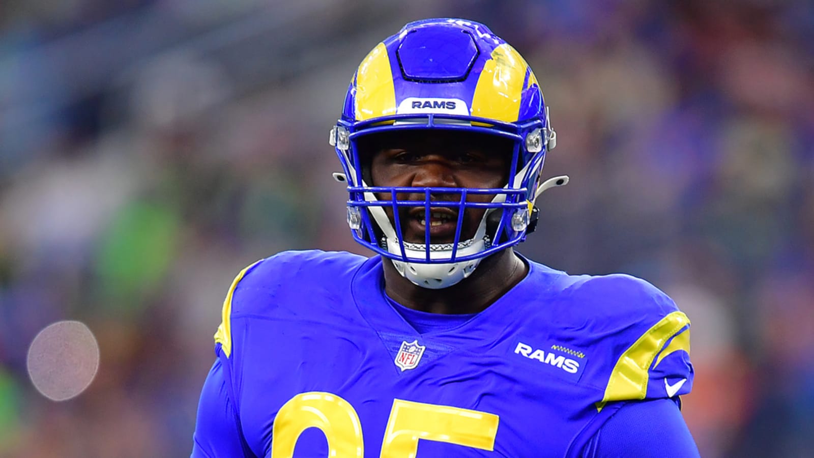 Panthers agree to three-year deal with former Rams DL