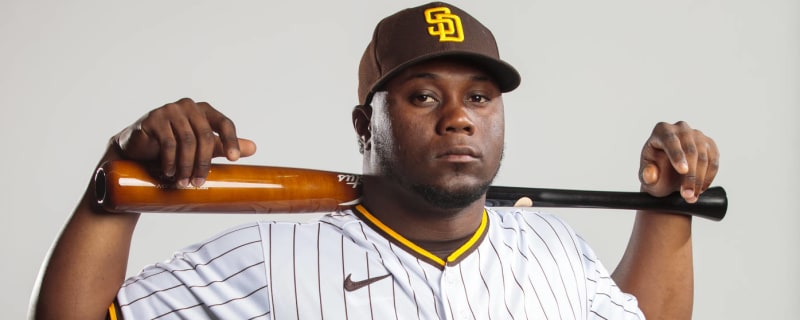 Padres call up prospect Jorge Ona to add right-handed power