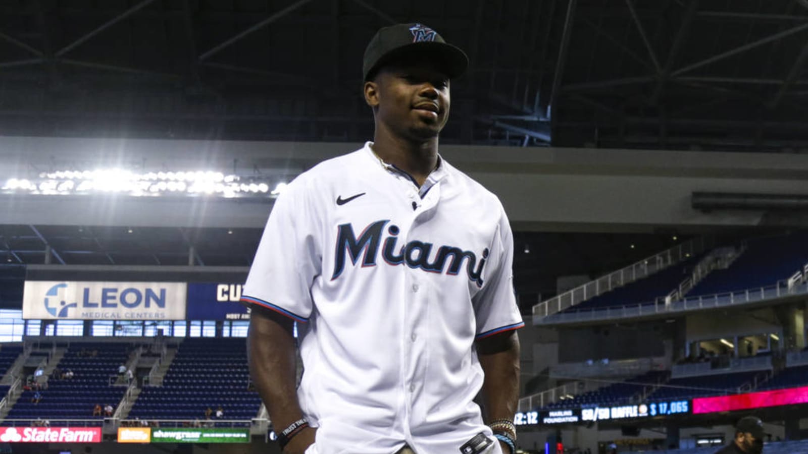 Marlins sign first-round pick Kahlil Watson