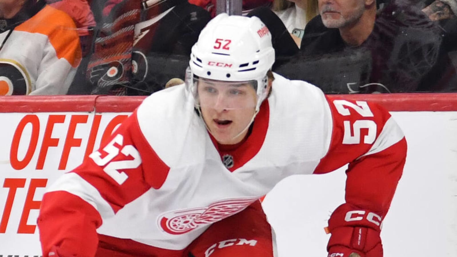 Red Wings recall forward Jonatan Berggren