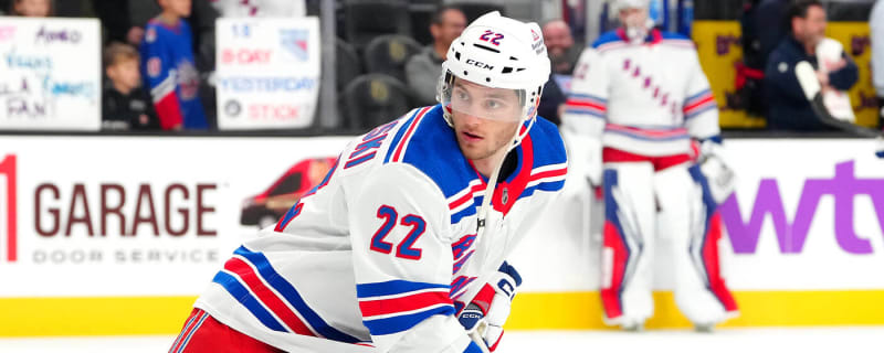 Rangers extend veteran center, unheralded contributor