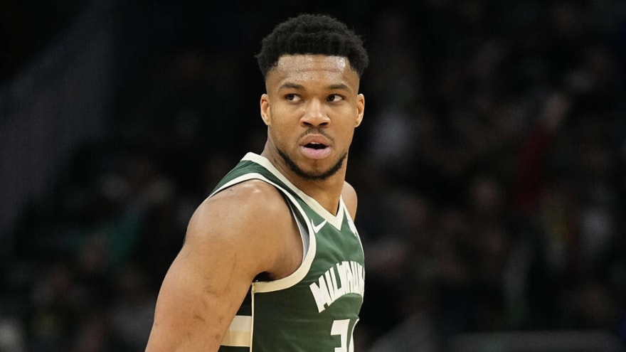 Giannis Antetokounmpo, Damian Lillard Speak On Bucks Blowing 19-Point Lead To Lakers: ‘We Didn’t Move The Ball’